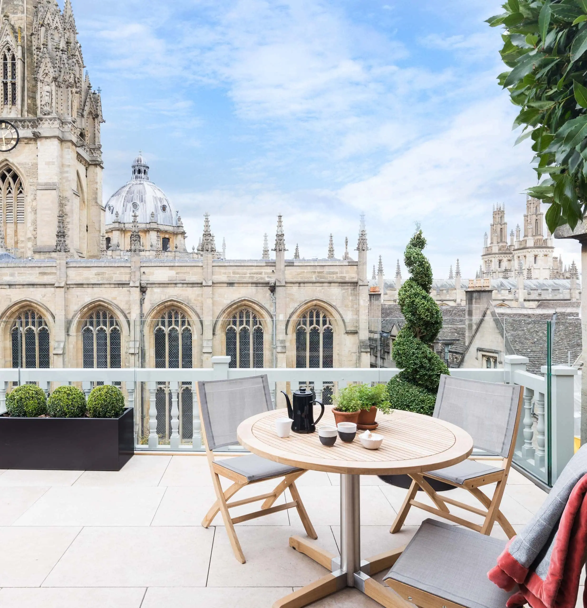 0002-2017-Old-Bank-Hotel-Oxford-High-Res-Room-1-View-Spires-Web-Hero-aspect-ratio-2469-2559