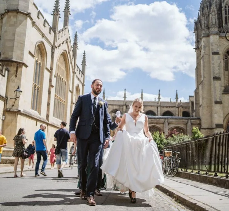 0266 – 2021 – Radcliffe Square – Oxford – High Res – Victoria & John Wedding – Web Feature