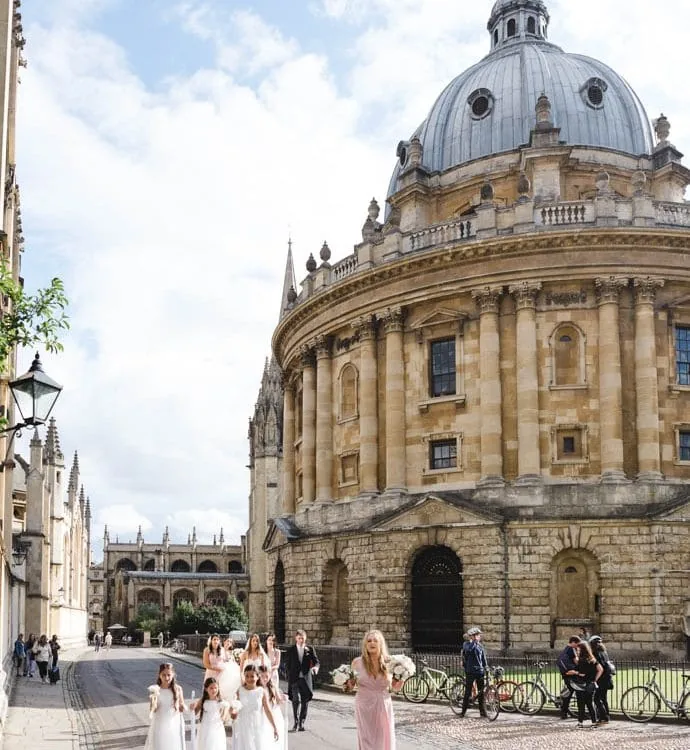 312 – 2021 – Radcliffe Square – Oxford – High Res – Lauren & Stephen Wedding – Web Feature