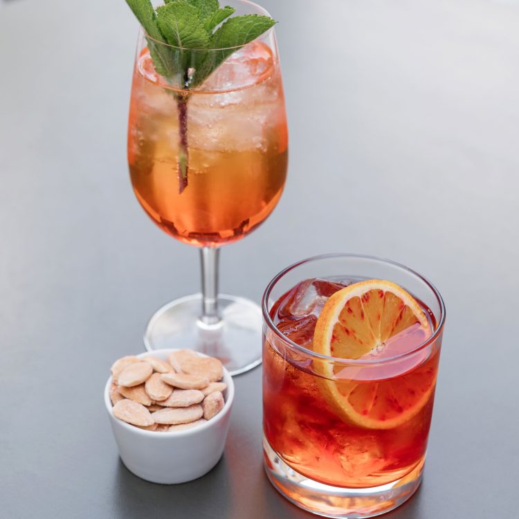 0019 - 2017 - Quod Restaurant & Bar - Oxford - High Res - Aperol Spritz Negroni (Press Web)